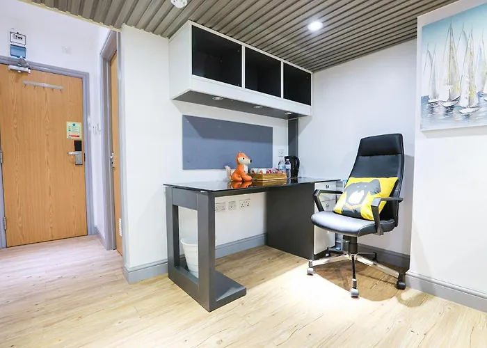 B103 Urban Oasis Loft