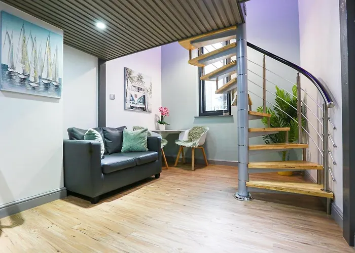 B103 Urban Oasis Loft